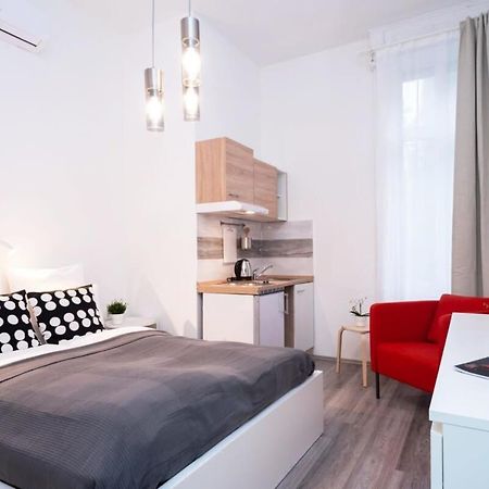 New Comfy Studio At Convenient Location Budapest Bagian luar foto