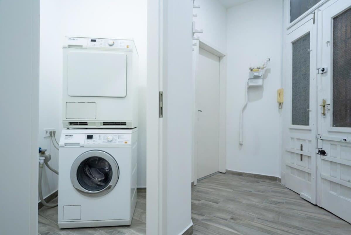 New Comfy Studio At Convenient Location Budapest Bagian luar foto