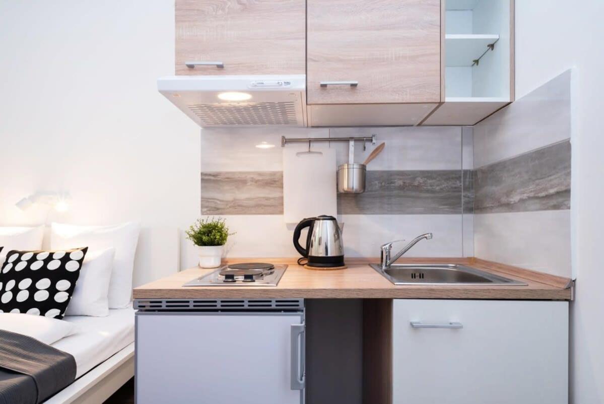 New Comfy Studio At Convenient Location Budapest Bagian luar foto