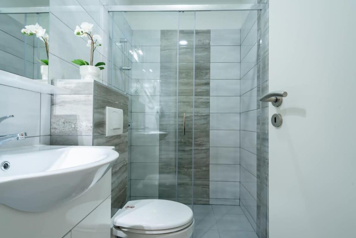 New Comfy Studio At Convenient Location Budapest Bagian luar foto