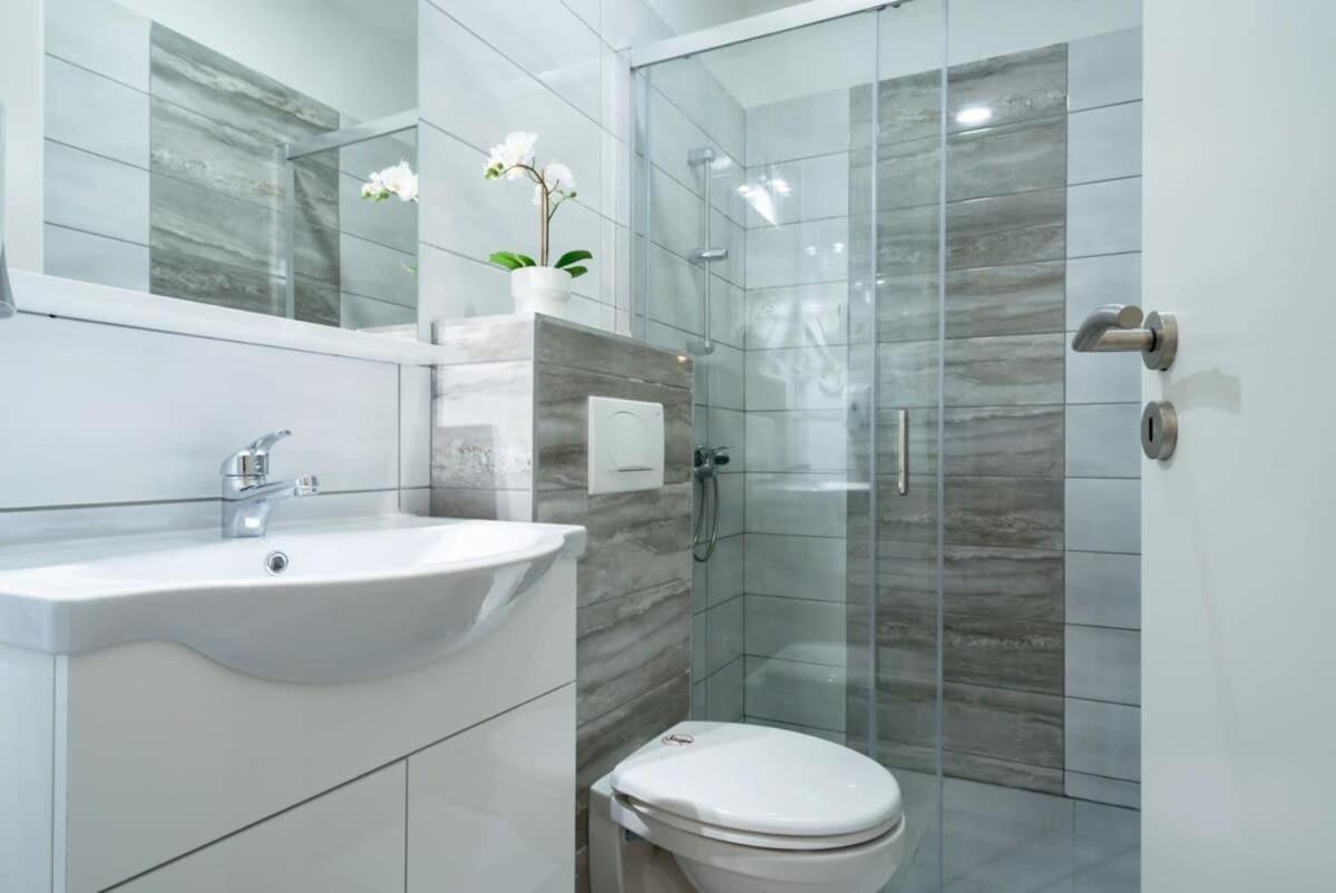 New Comfy Studio At Convenient Location Budapest Bagian luar foto