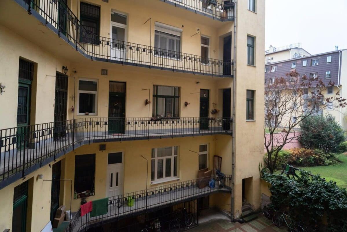 New Comfy Studio At Convenient Location Budapest Bagian luar foto